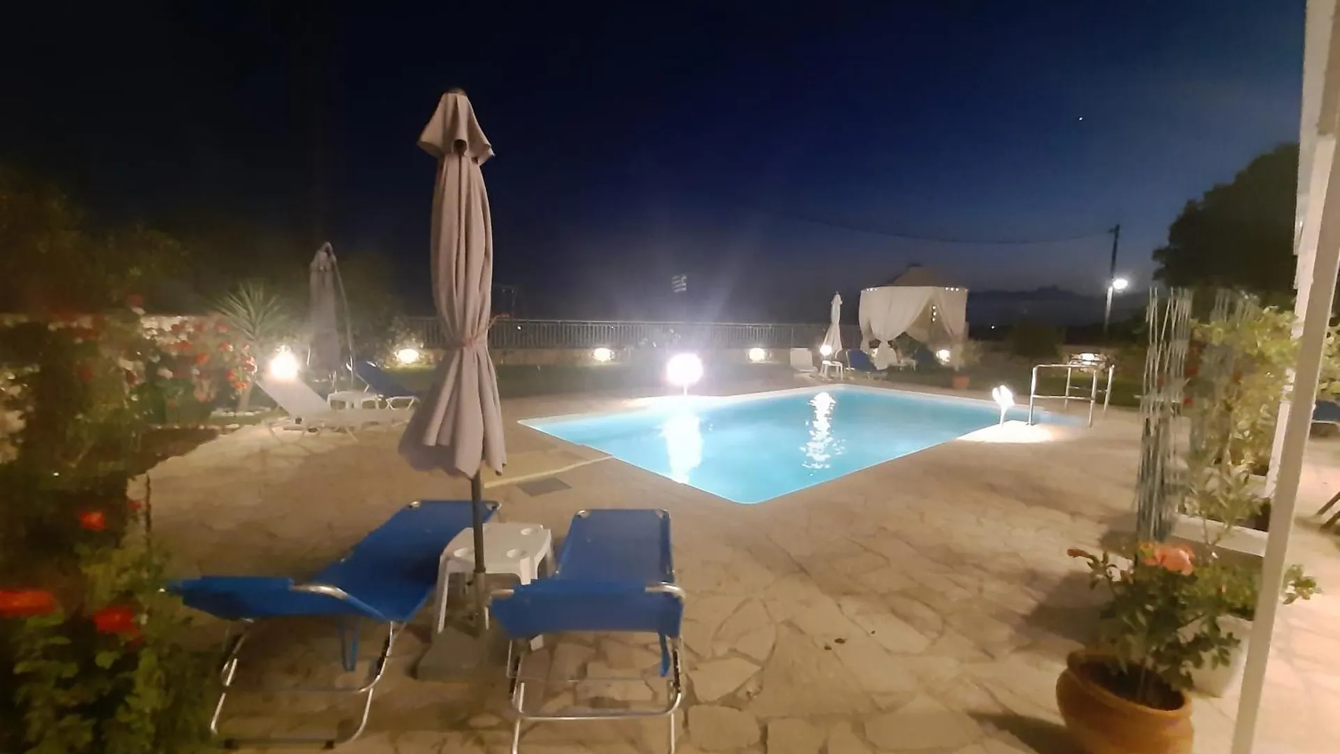Apartman Villa Ela Ferienappartements Metaxáta