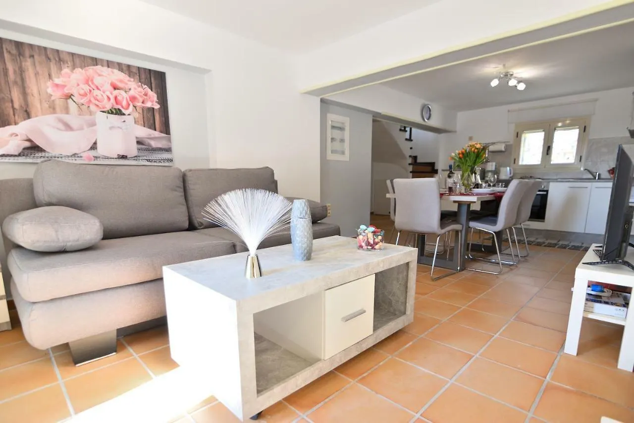 Villa Ela Ferienappartements Metaxáta 0*,
