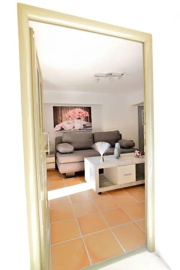 Villa Ela Ferienappartements Metaxáta Apartman